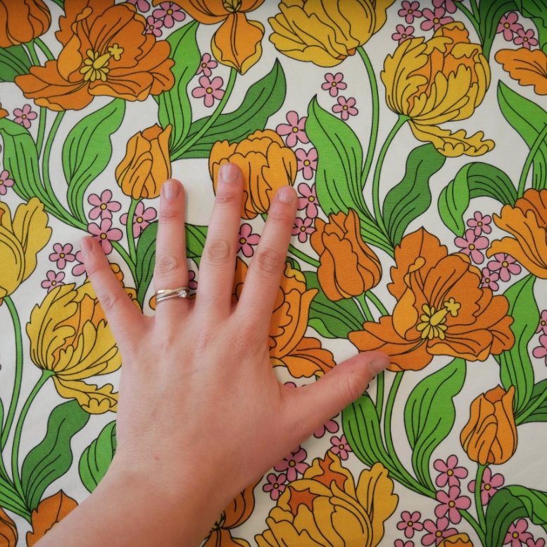 Bombastic White/Yellow - vintage in my heart