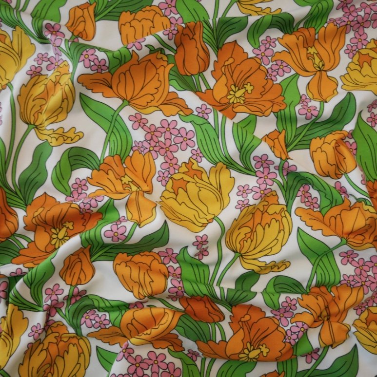 Bombastic White/Yellow - vintage in my heart