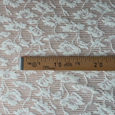 Jacquard flowers pink & white