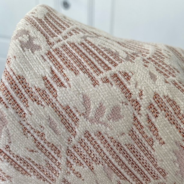 Jacquard flowers pink & white