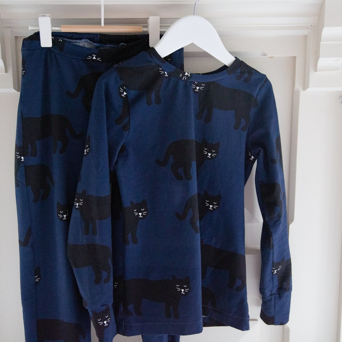 Panter Dark Blue - økologisk jersey Joseli Design