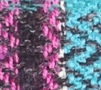 Rutete jakkestoff i 99% ull i fargene turkis - rosa, purpurrød og svart