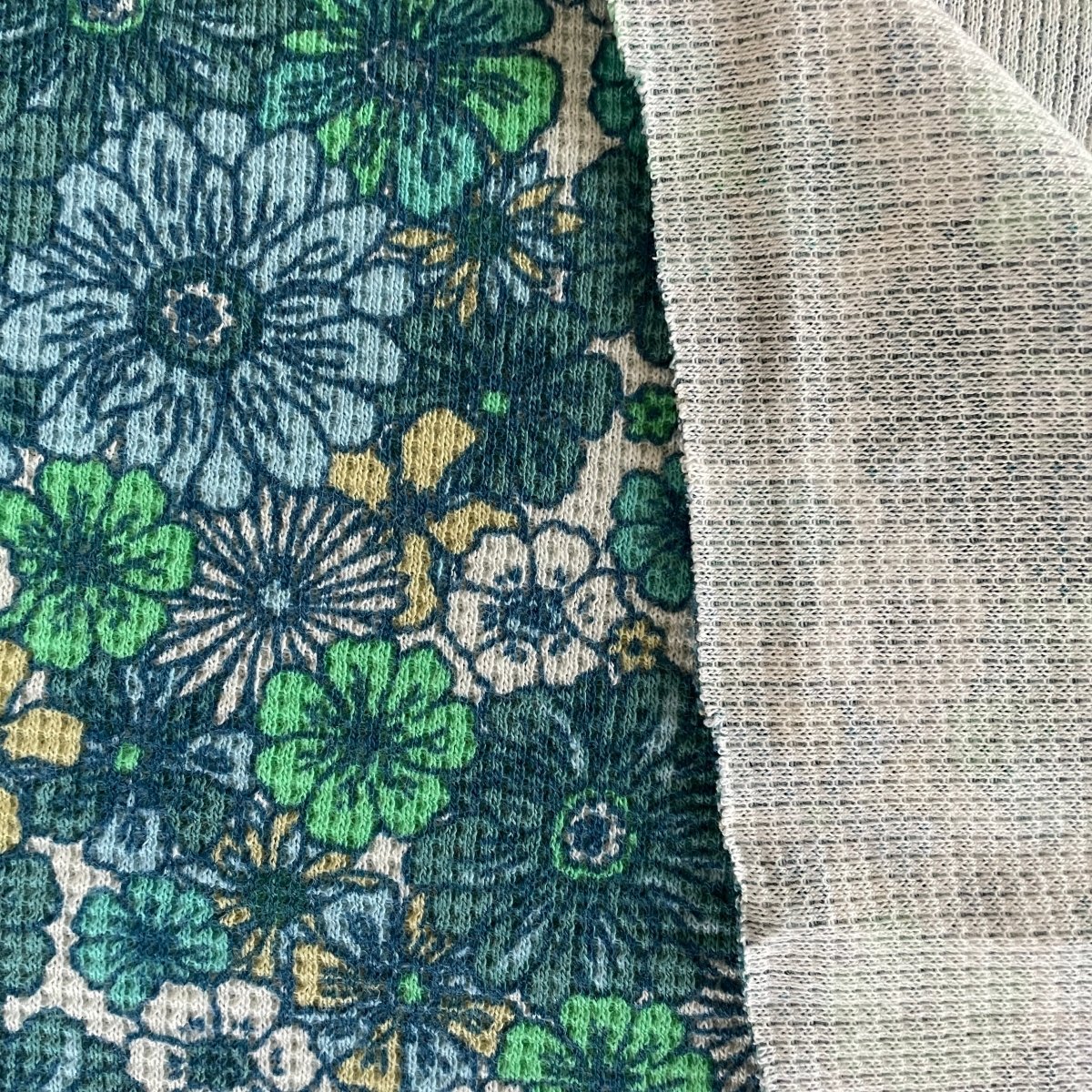 Waffle Jersey Printed - Retro flowers - Light Mint